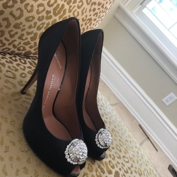 Guiseppe Zanotti black satin peep toe pumps - Picture 3 of 11